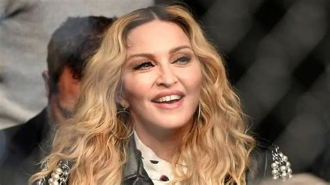 S­a­h­n­e­d­e­ ­y­e­r­e­ ­d­ü­ş­e­n­ ­M­a­d­o­n­n­a­,­ ­p­r­o­f­e­s­y­o­n­e­l­l­i­ğ­i­n­i­ ­k­o­n­u­ş­t­u­r­d­u­